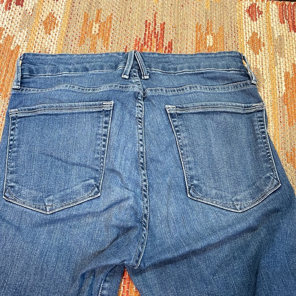 Good American Good Legs Jeans with Ripped Knee - Picture 4 of 4
